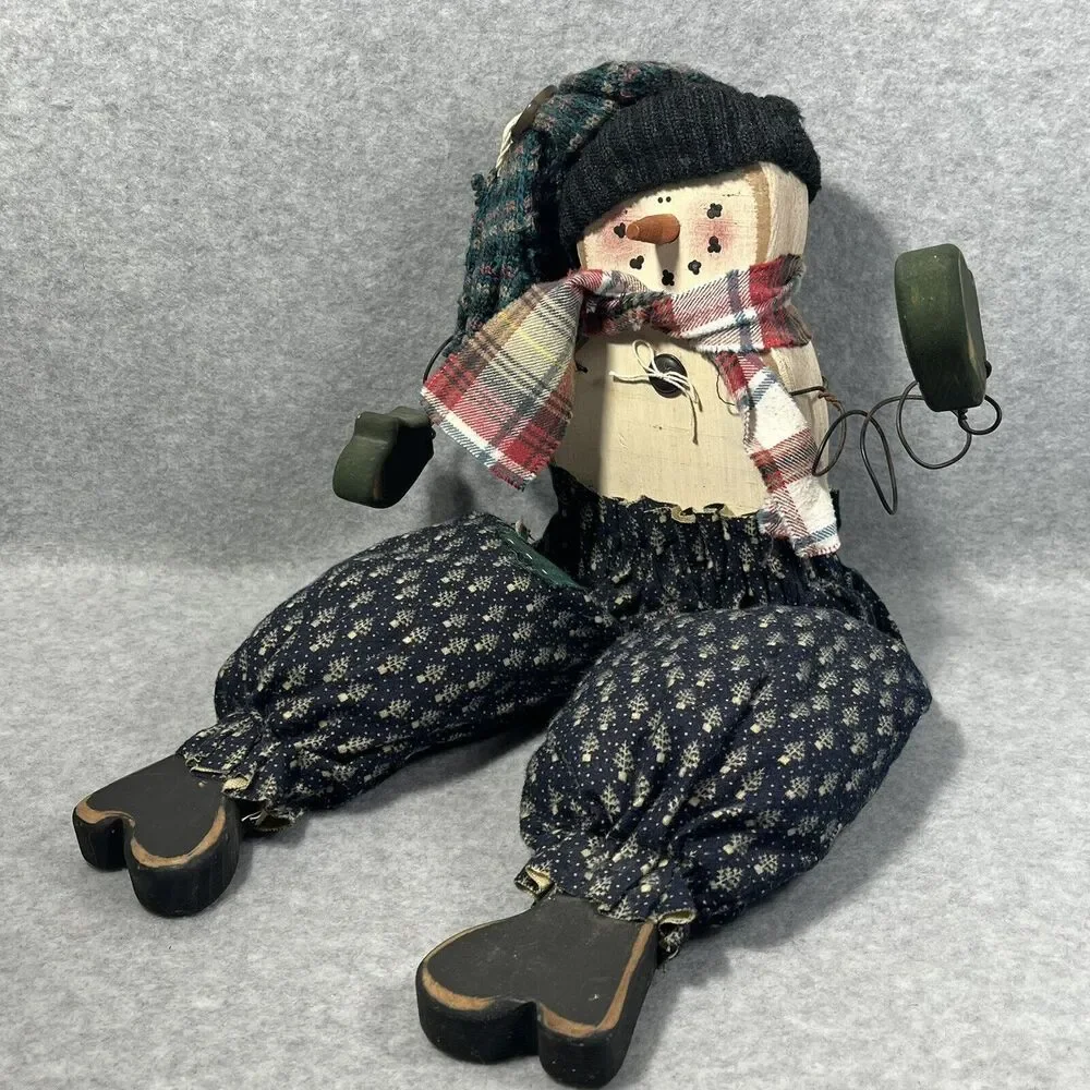 Snowman‎ Wooden Shelf Sitter Plaid Scarf  Knitted Hat Wood Mittens Holiday Decor
